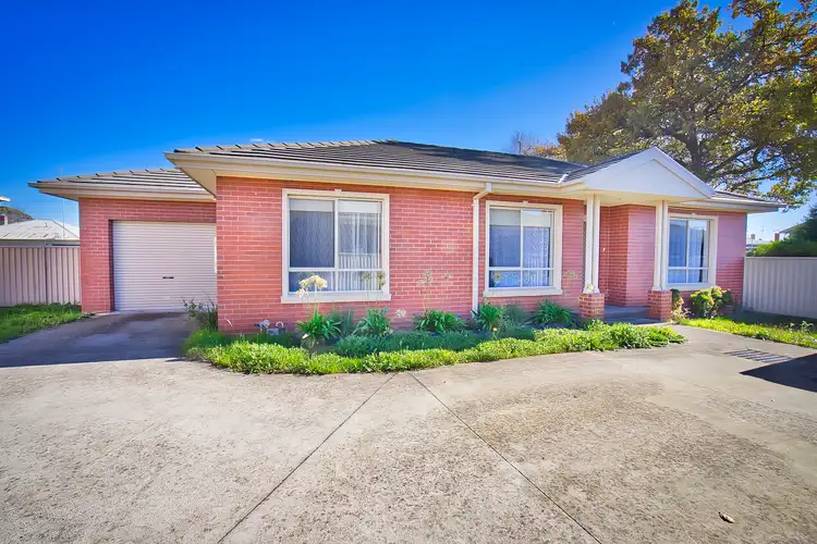 3/2A Luth Street, Sebastopol VIC 3356