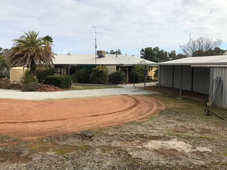 14 Cardwell St, York WA 6302