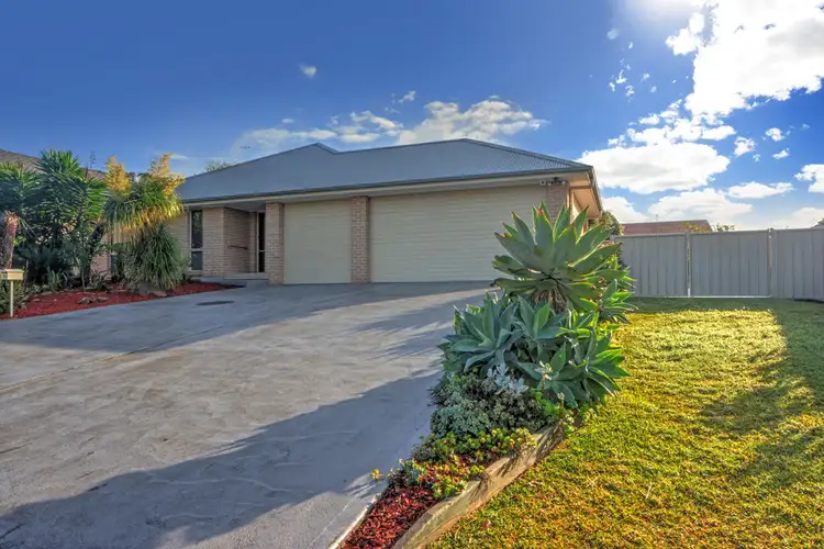 16 Barbata Grove, South Nowra NSW 2541