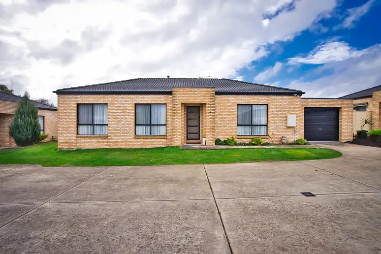 4/34 Menhennet Drive, Delacombe VIC 3356