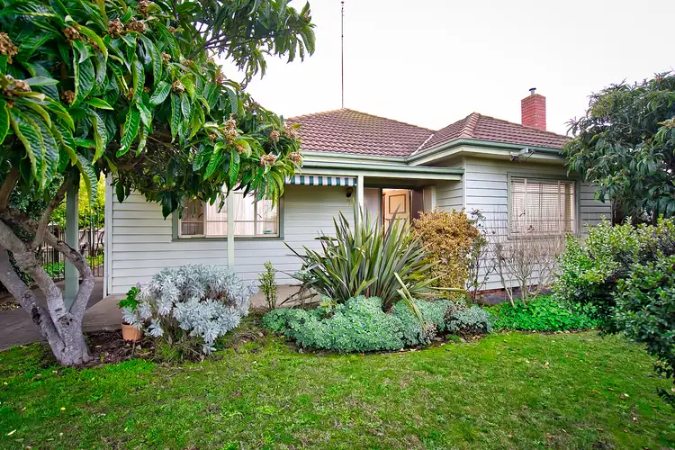 8 Vale Street, Alfredton VIC 3350