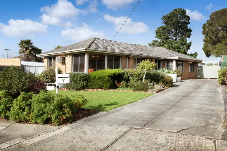 7 Galway Grove, Gladstone Park VIC 3043