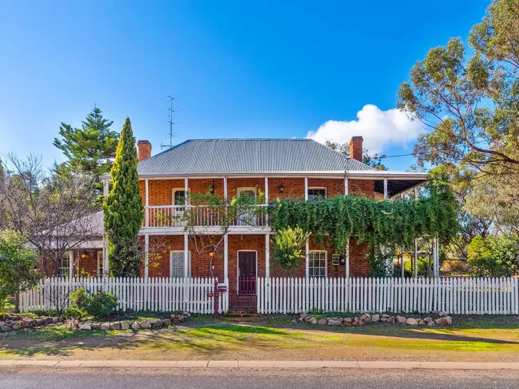 18 Avon Terrace, York WA 6302