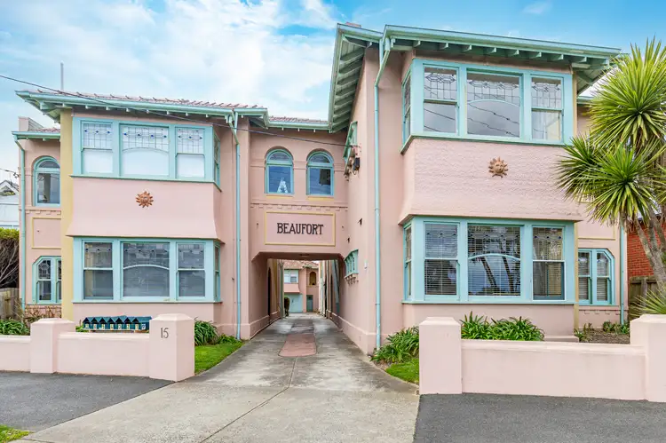 15 Ormond Esplanade