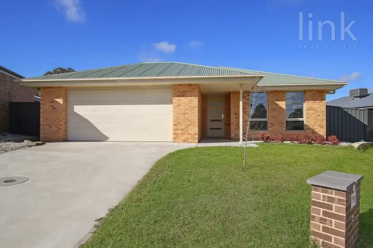 30 Pioneer Place, Thurgoona NSW 2640