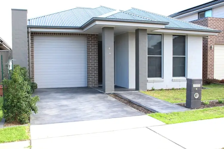 6 Milpera Street, Jordan Springs NSW 2747