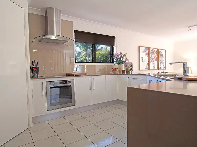 Sixth view of Homely house listing, 4 Lyle Court, Arundel QLD 4214