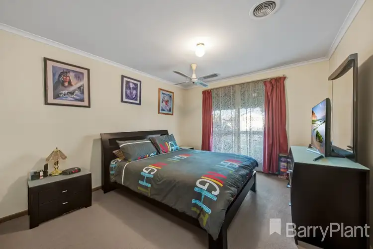 Fifth view of Homely house listing, 2 Littler Court, Altona Meadows VIC 3028