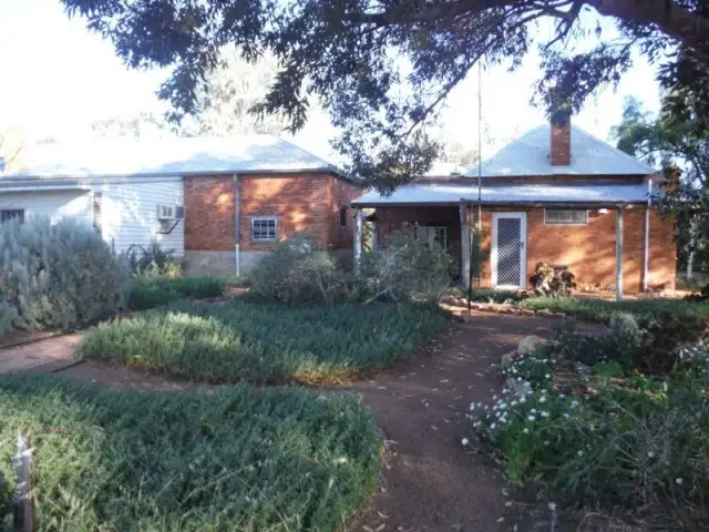 2 Redmile Road, York WA 6302