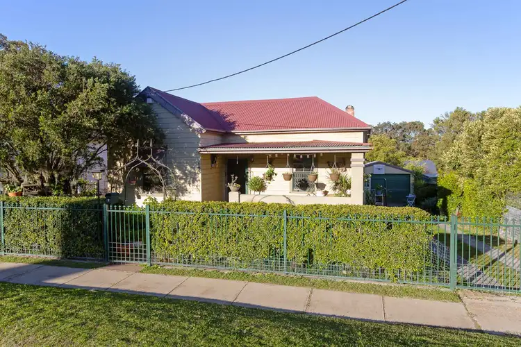 8 Sinclair Street