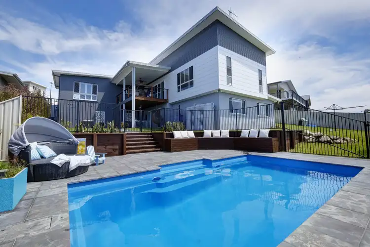 8 Manara Crescent, Forster NSW 2428
