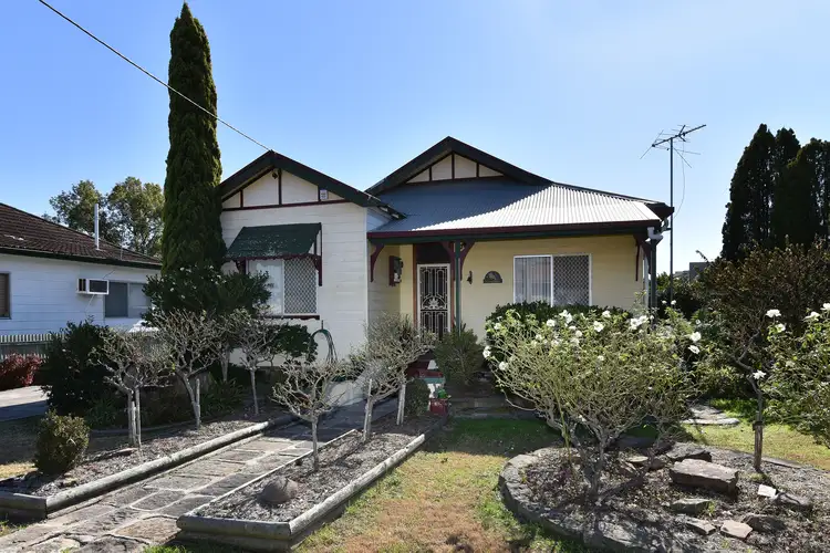 38 Anzac Avenue, Cessnock NSW 2325