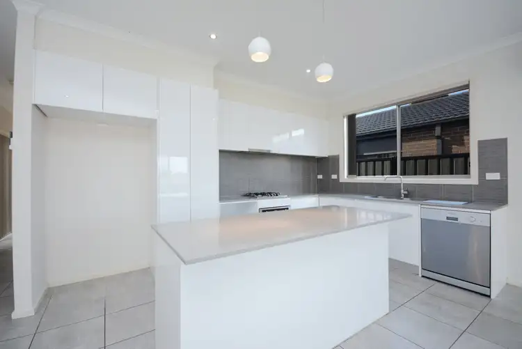 Sixth view of Homely house listing, 7 Violet Place, Craigieburn VIC 3064