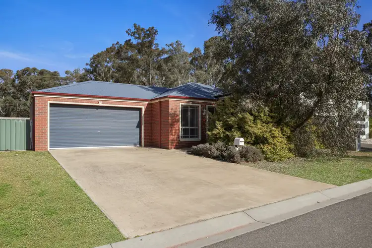 Main view of Homely house listing, 5 Jade Court, Kangaroo Flat VIC 3555