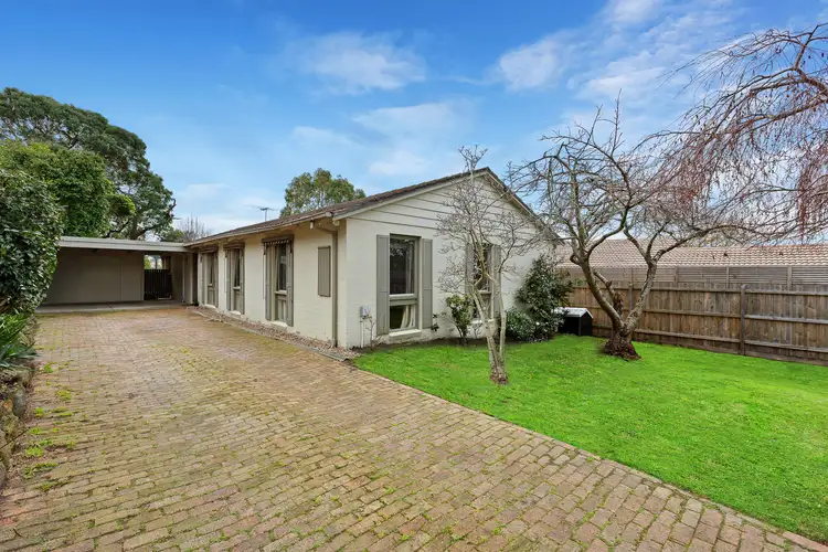 17 Ocean Grove, Mount Eliza VIC 3930