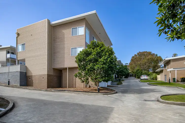 Main view of Homely townhouse listing, 28/4 Langdon Way, Mount Hutton NSW 2290