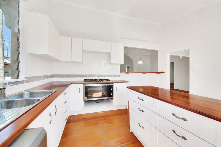 155 Lakes Creek Road, Berserker QLD 4701