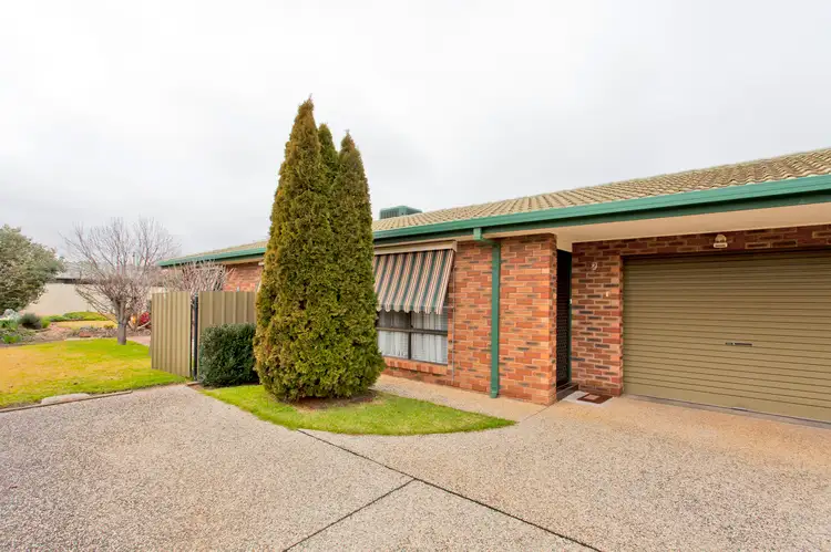 2/476 Heriot Street, Lavington NSW 2641