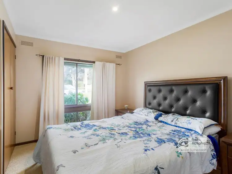 Fifth view of Homely house listing, 2/10 Willow Drive, Kennington VIC 3550