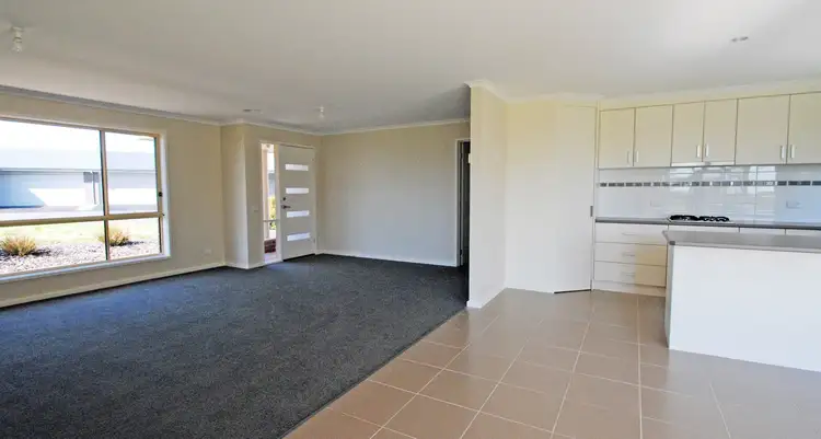 Fourth view of Homely house listing, 8 Seacliff Place, Portland VIC 3305