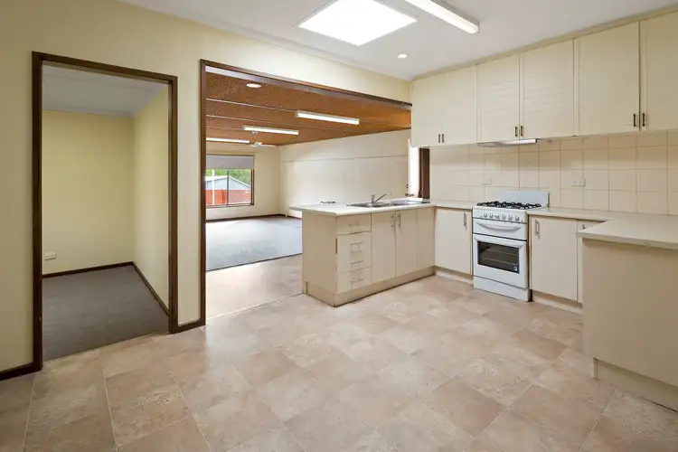 Fifth view of Homely house listing, 2 Benjamin Street, Kangaroo Flat VIC 3555