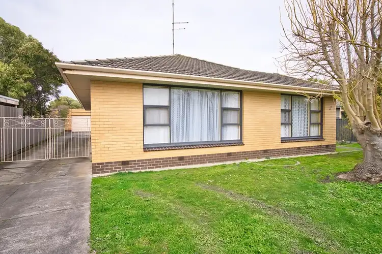 27 Bowden Street, Wendouree VIC 3355