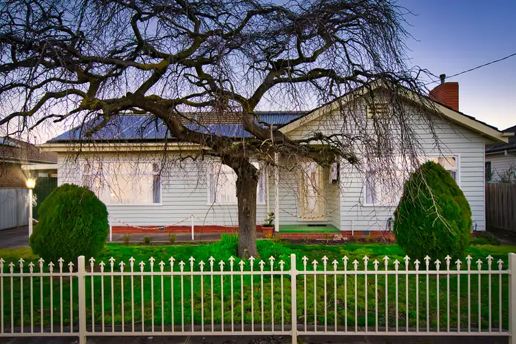 17 Eustace Street, Wendouree VIC 3355