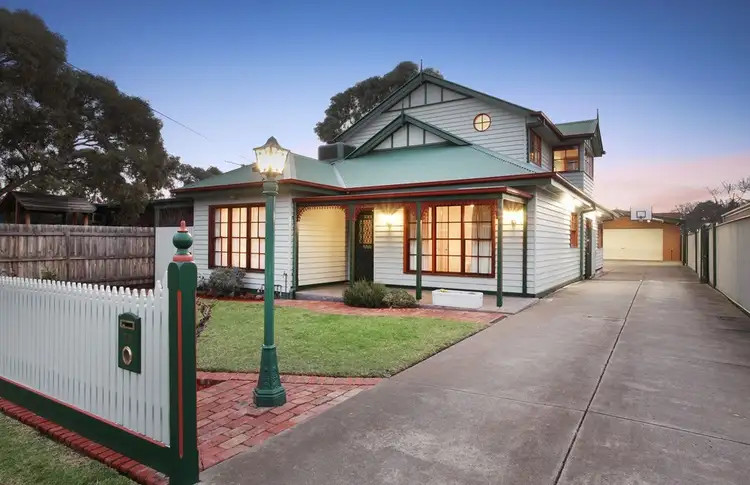 33 Bowes Avenue, Airport West VIC 3042