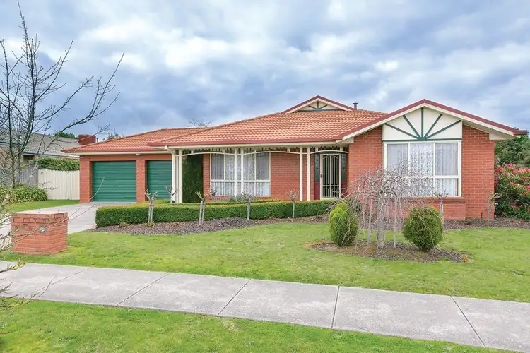 10 Robertson Drive, Alfredton VIC 3350