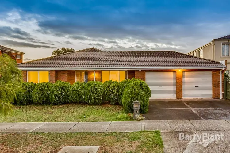 13 Robina Road, Sydenham VIC 3037