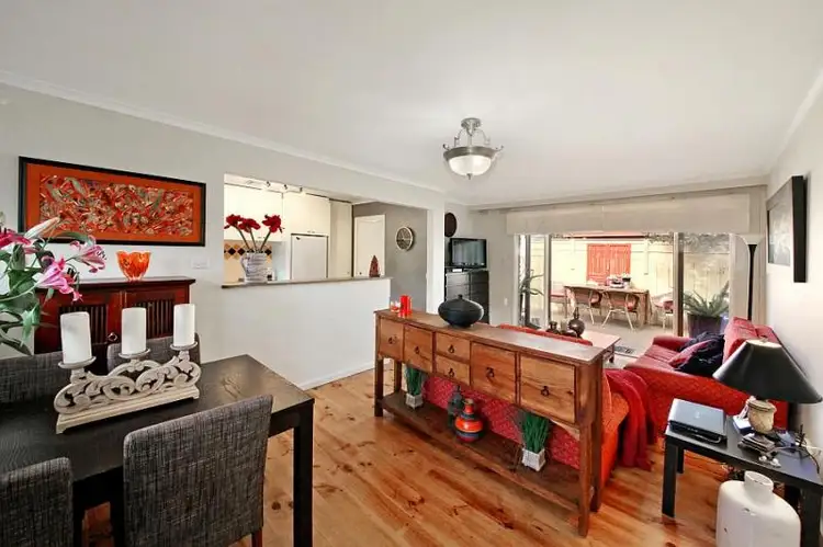 Main view of Homely unit listing, 2/9 Howe Street, Murrumbeena VIC 3163