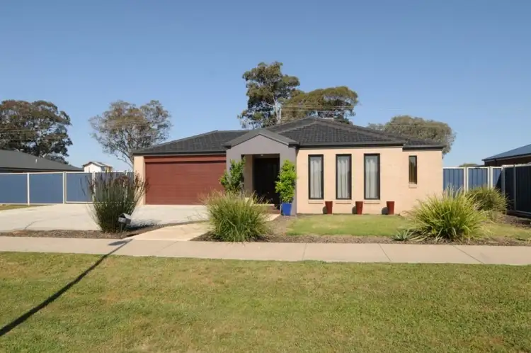 Main view of Homely house listing, 2 Alpine View, Wangaratta VIC 3677