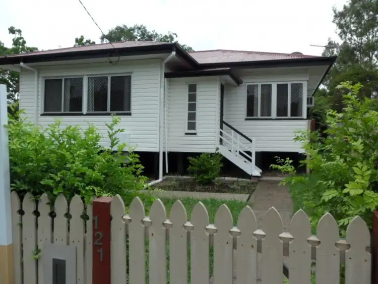 121 Glebe Road, Silkstone QLD 4304