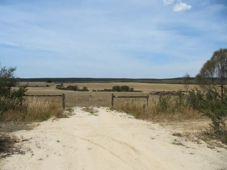 5982 South Gippsland Highway, Longford VIC 3851