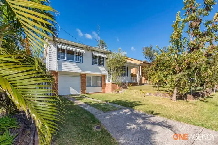 77 Park Avenue, Caves Beach NSW 2281