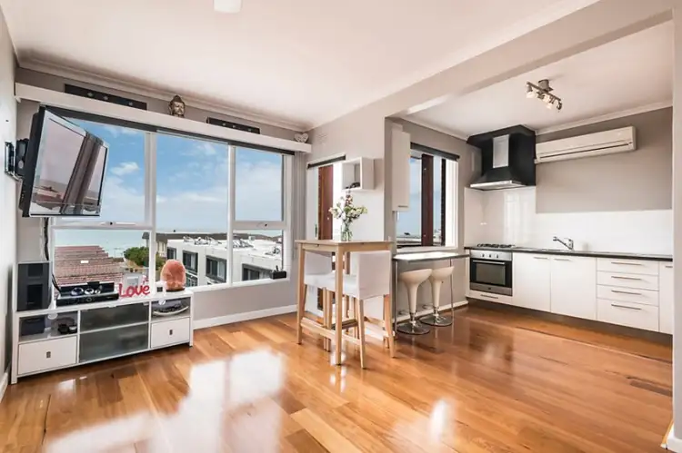 Third view of Homely apartment listing, 15/126 Nepean Highway, Aspendale VIC 3195