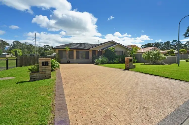 11 Lightwood Drive, West Nowra NSW 2541