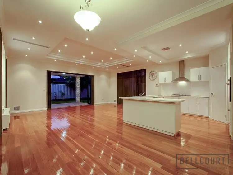 8A Davy Street, Alfred Cove WA 6154