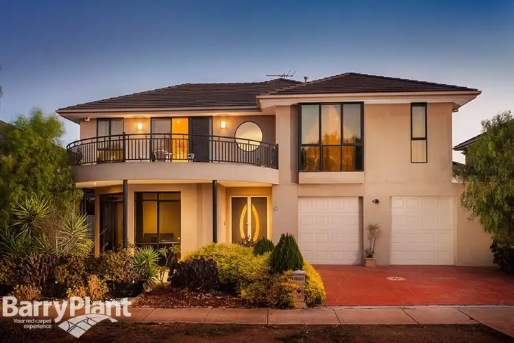 23 Sandy Point Road, Sanctuary Lakes VIC 3030