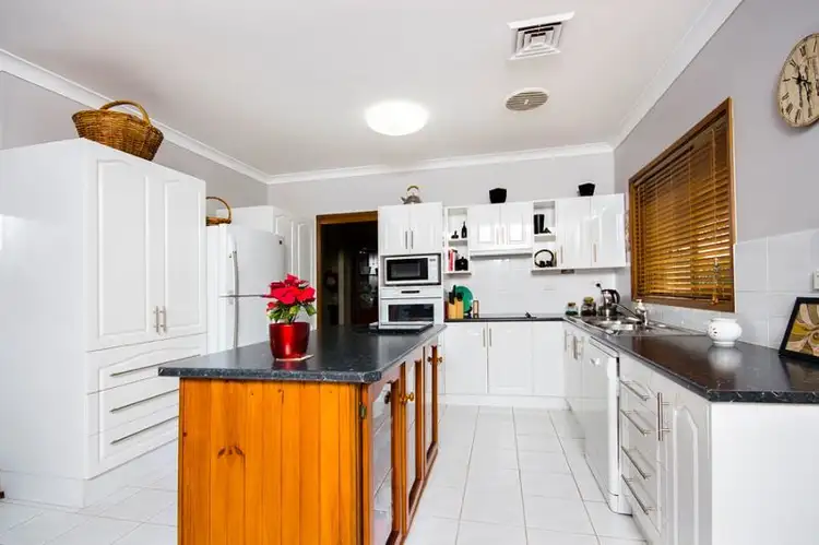 Fifth view of Homely house listing, 1 Owen Close, Thornton NSW 2322