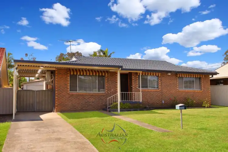 4 Macarthur Drive, St Clair NSW 2759