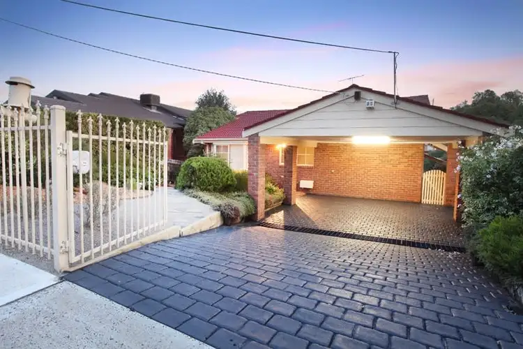 Second view of Homely house listing, 5 Davidson Court, Attwood VIC 3049