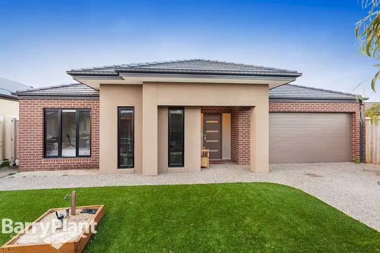 2 Martaban Crescent, Point Cook VIC 3030