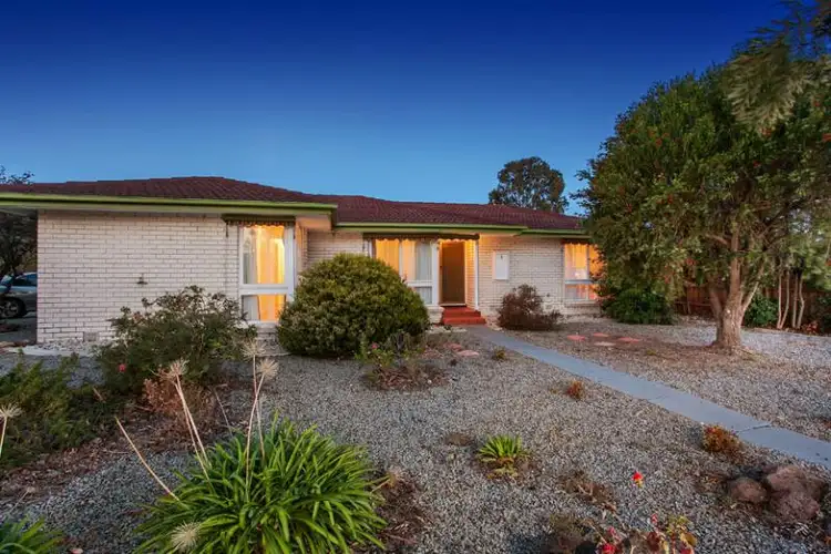 6 Kashmir Place, Melton West VIC 3337