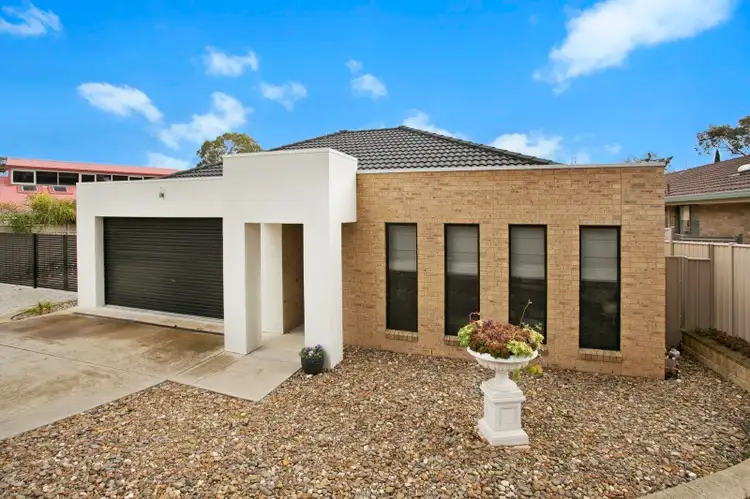 77 Harley Street, Strathdale VIC 3550