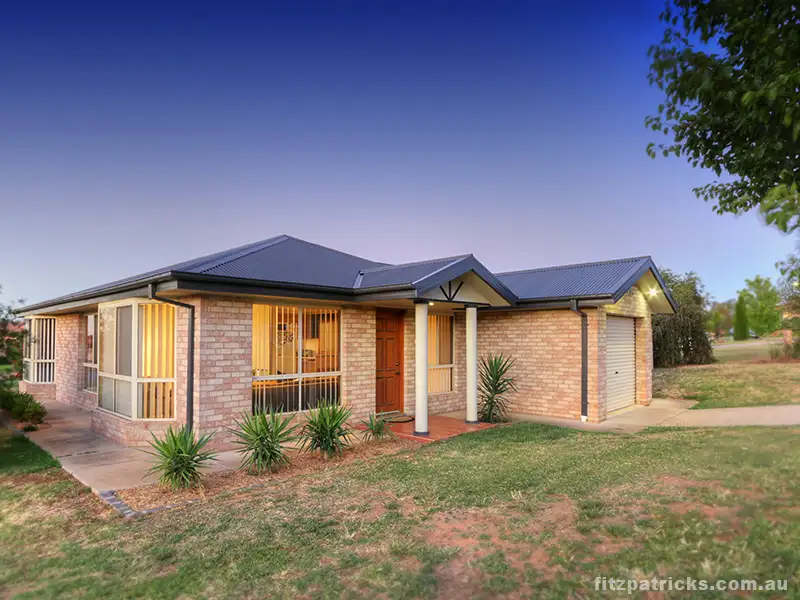 Main view of Homely unit listing, 25 Yarrawah Crescent, Bourkelands NSW 2650
