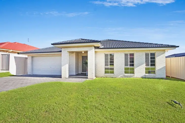 13 Greenhaven Circuit, Woongarrah NSW 2259