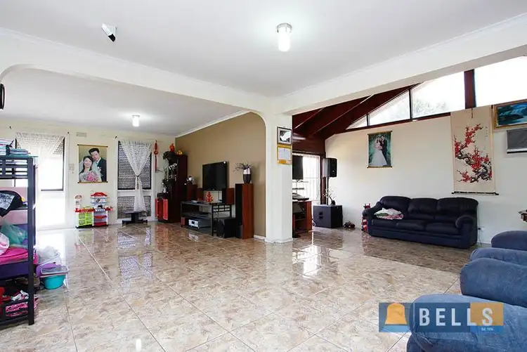 Sixth view of Homely house listing, 6 Robyn Avenue, Albanvale VIC 3021