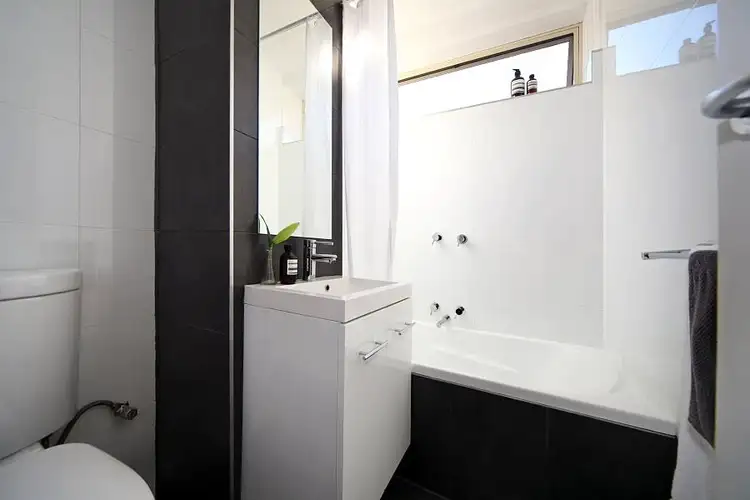 Fifth view of Homely apartment listing, 4/38 Wattletree Road, Armadale VIC 3143
