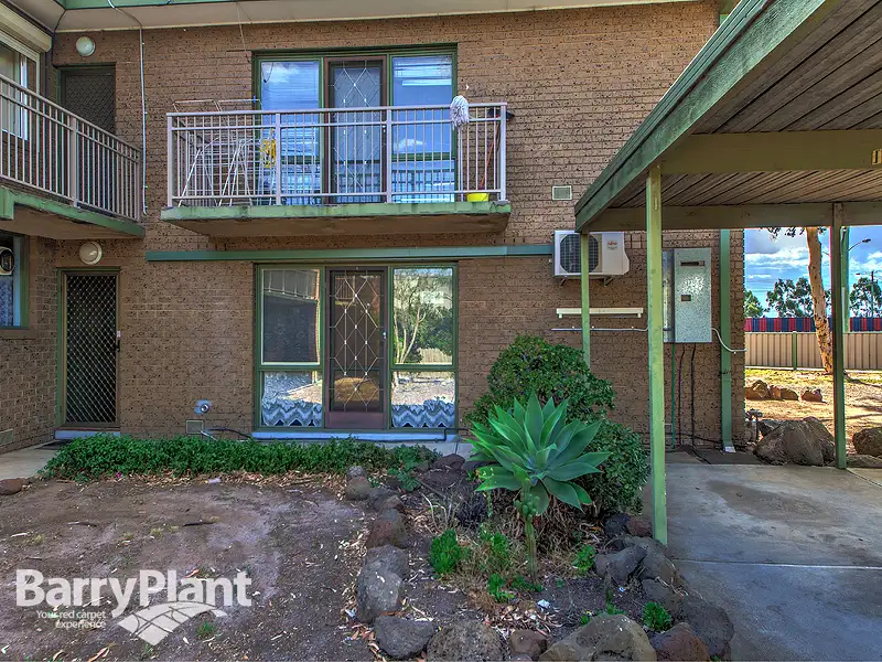 Main view of Homely unit listing, 1/128 East Esplanade, St Albans VIC 3021